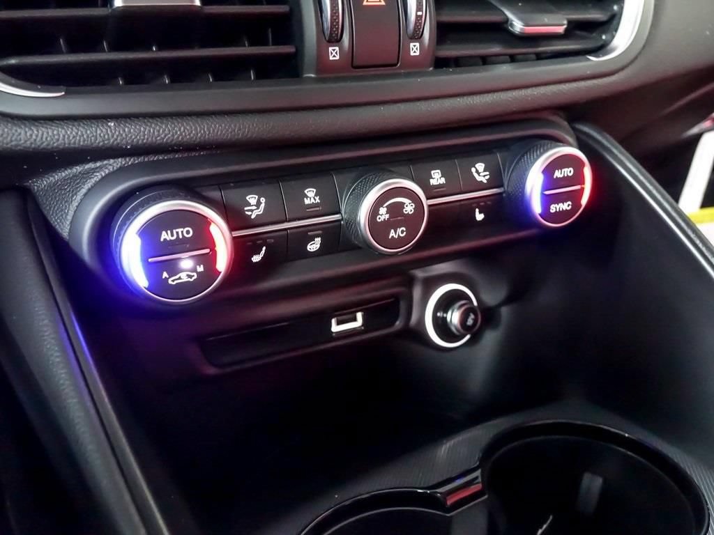 New 2025 Alfa Romeo Giulia AWD w/ Driving Assist Package image 18