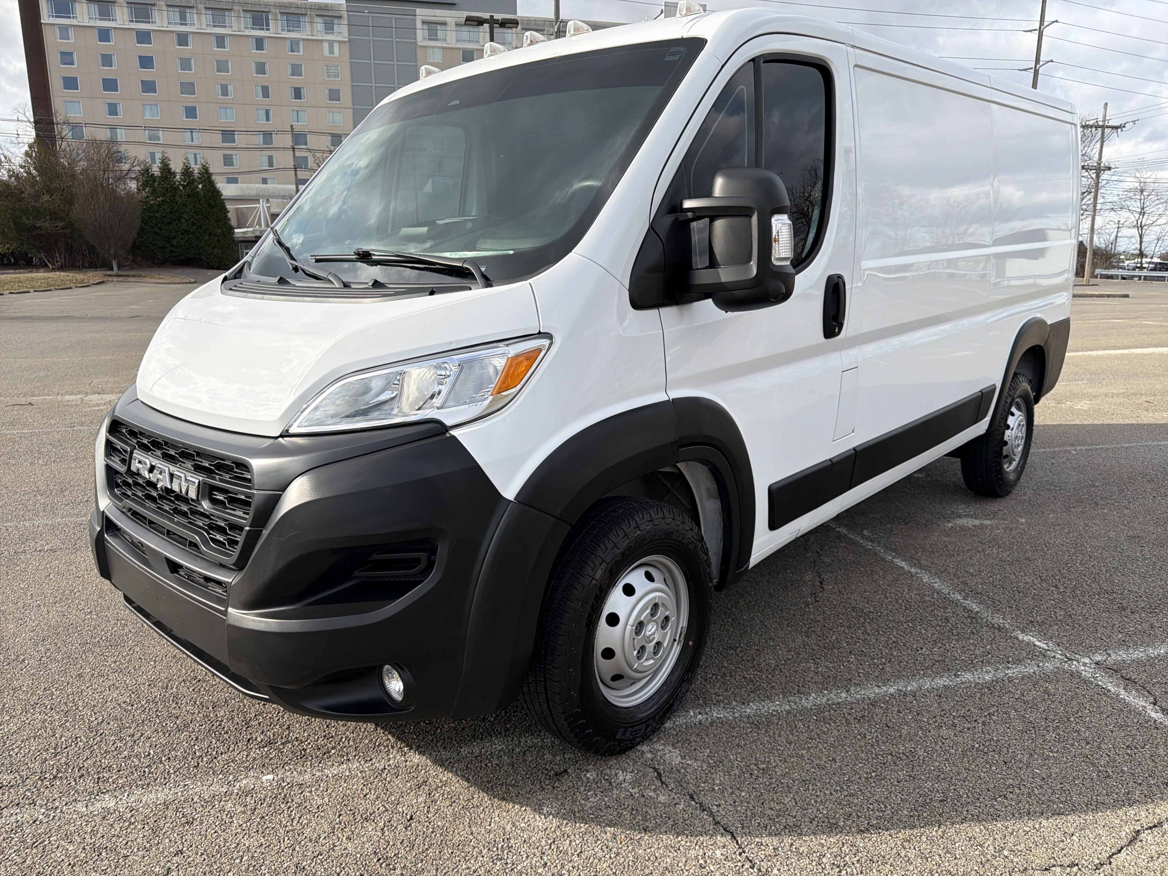Used 2023 RAM ProMaster 1500 w/ Driver Convenience Group image 4