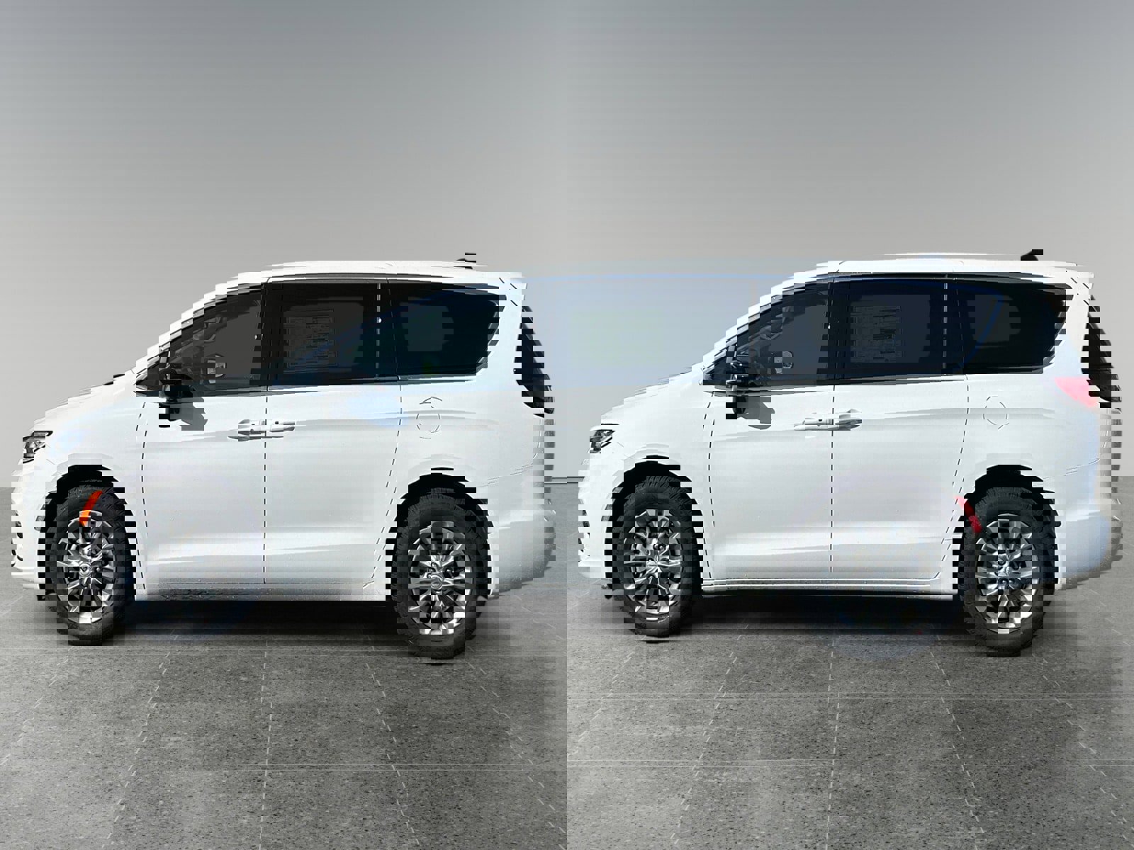 New 2026 Chrysler Pacifica Select AWD/4WD image 2