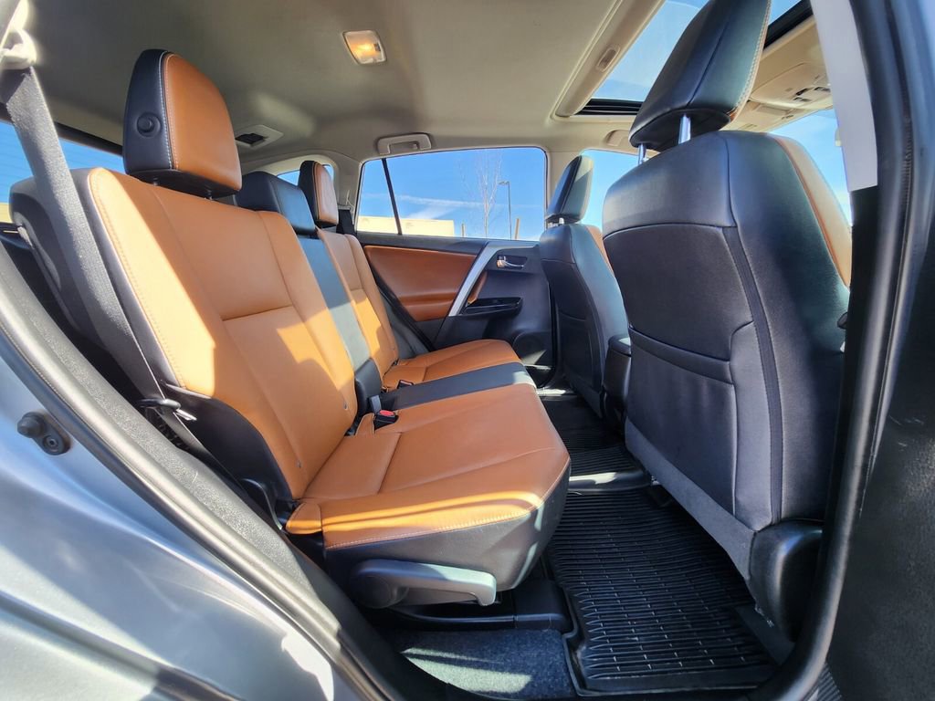 Used 2016 Toyota RAV4 Limited image 13