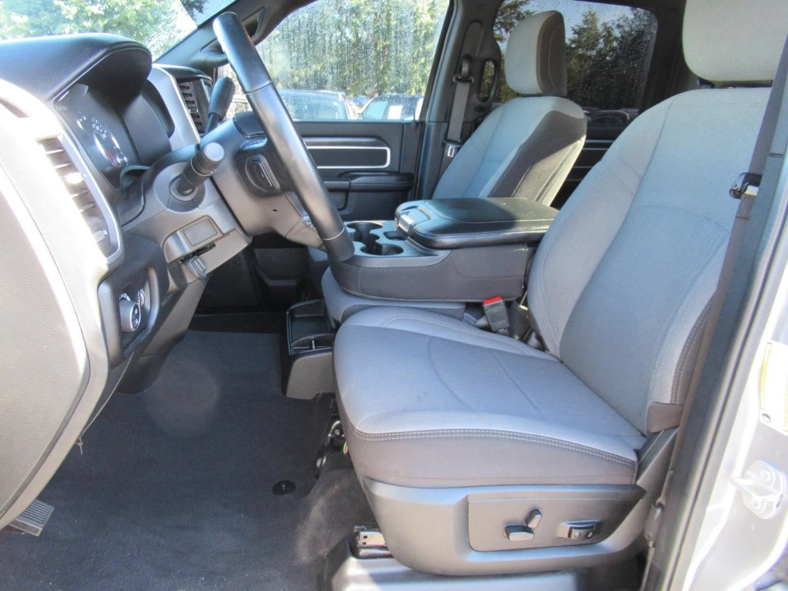 Used 2024 RAM 2500 Big Horn AWD/4WD image 17