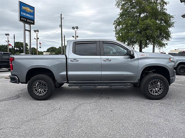 Used 2022 Chevrolet Silverado 1500 RST w/ LPO, Blackout Package AWD/4WD image 4