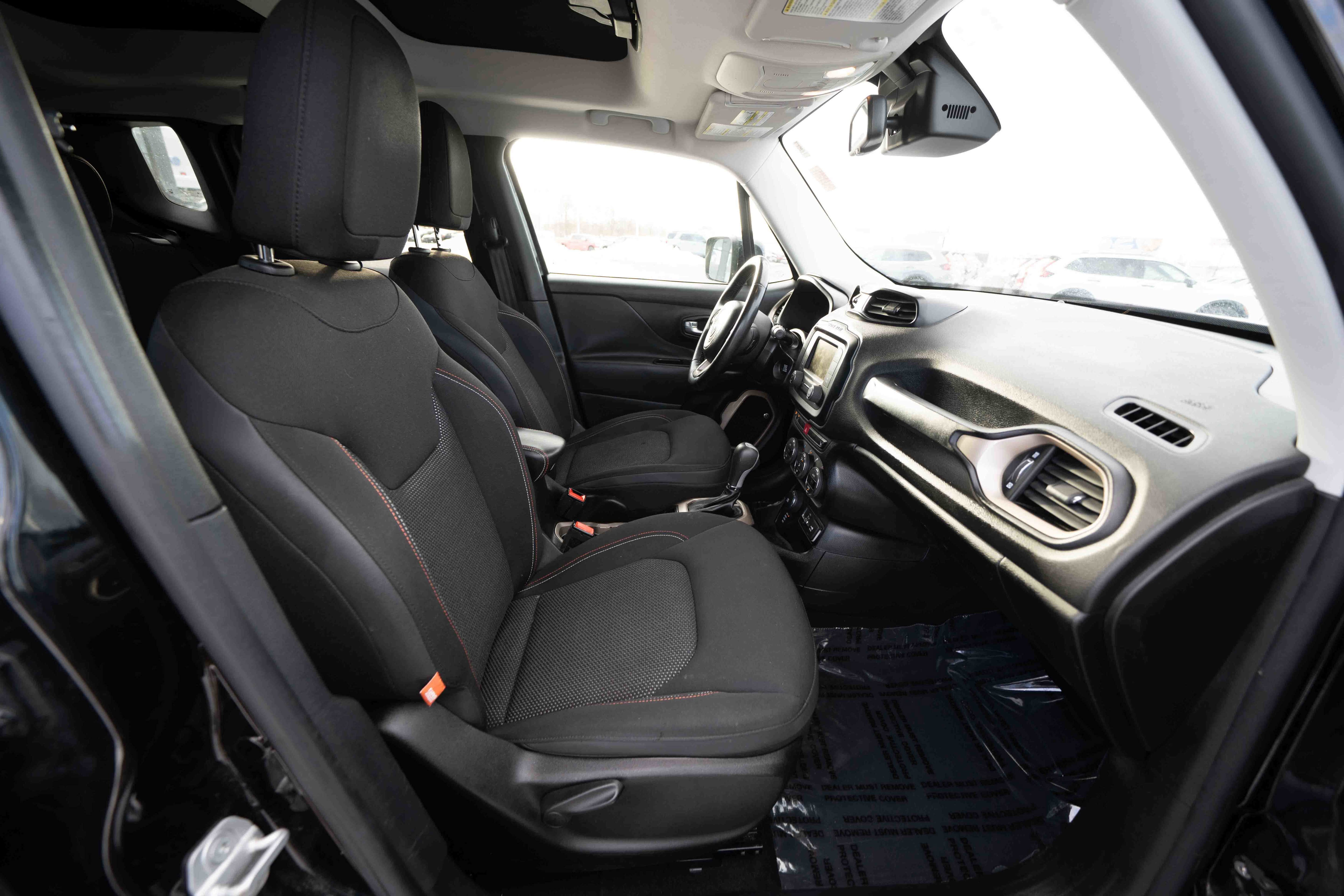 Used 2016 Jeep Renegade 75th Anniversary image 26