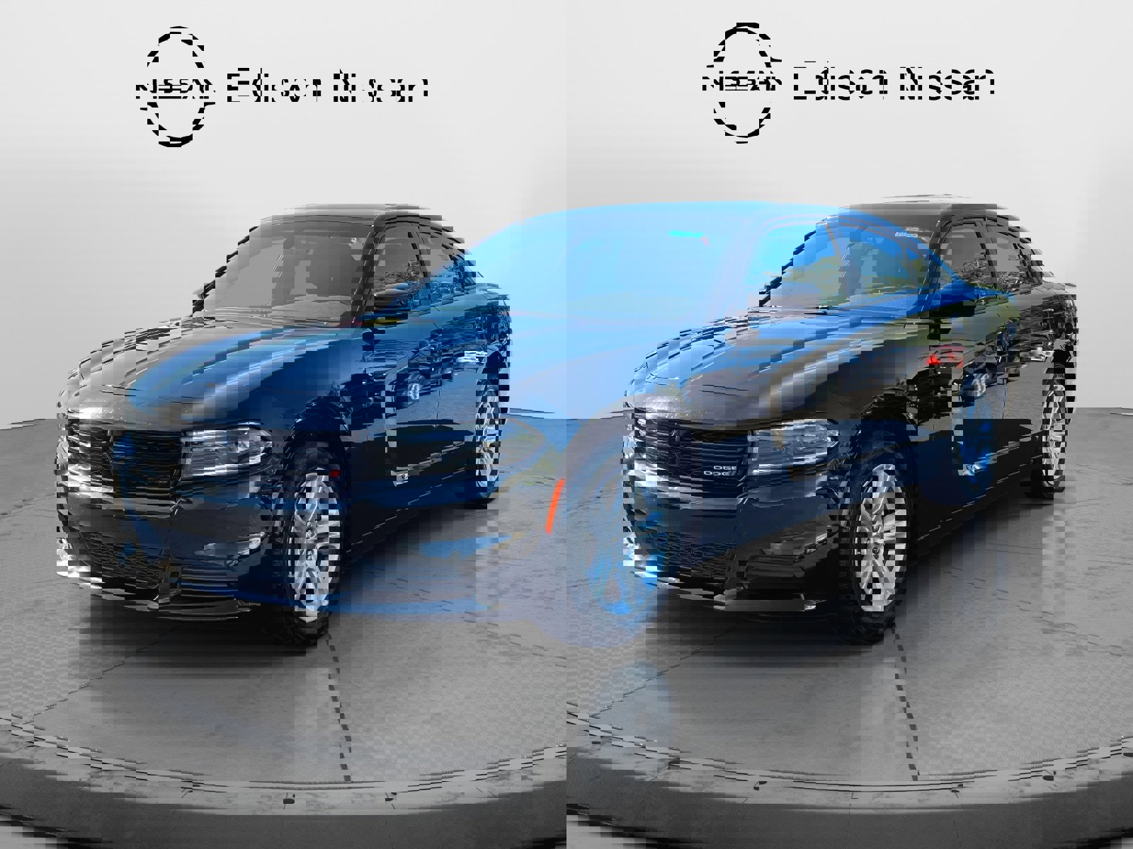 Used 2023 Dodge Charger SXT image 2