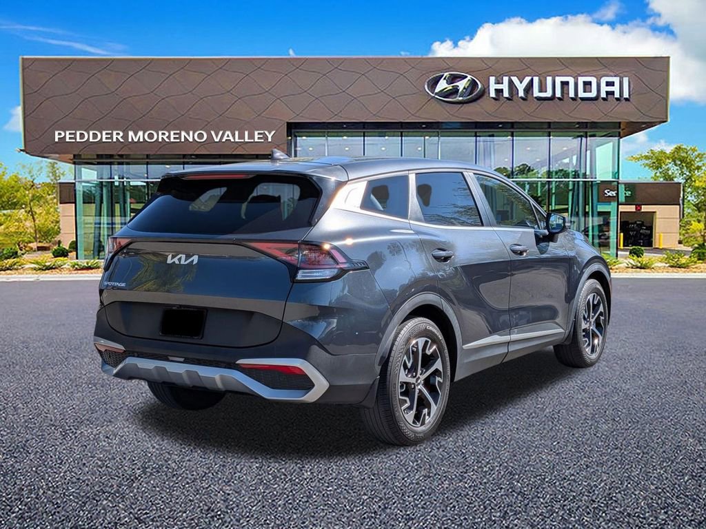 Used 2024 Kia Sportage EX image 4