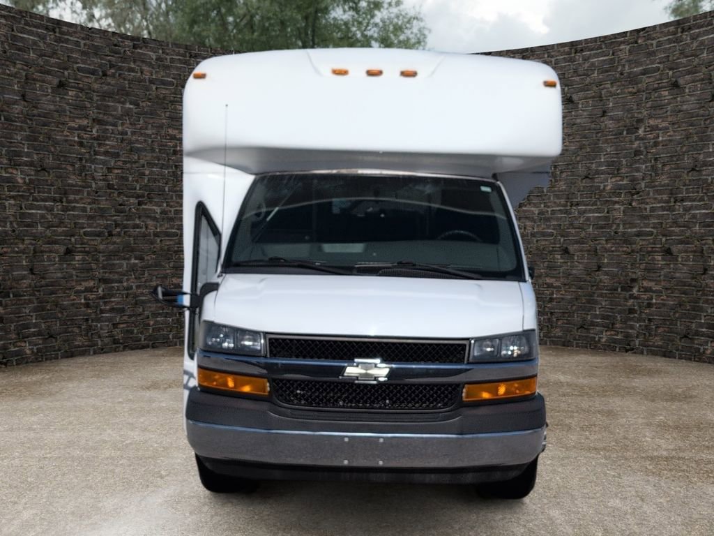 Used 2015 Chevrolet Express 3500 w/ Shuttle Bus Package RWD image 4