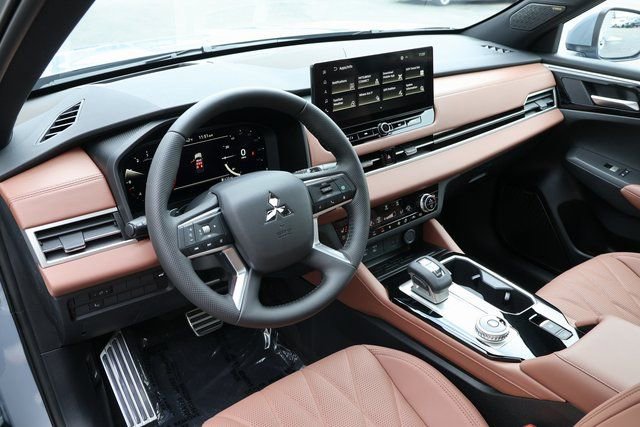 New 2025 Mitsubishi Outlander SEL image 4