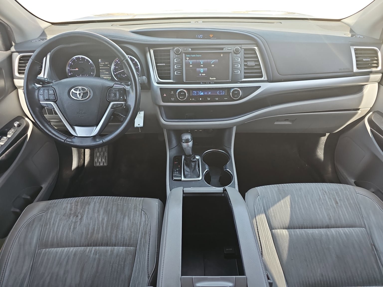 Used 2019 Toyota Highlander Plus FWD image 12