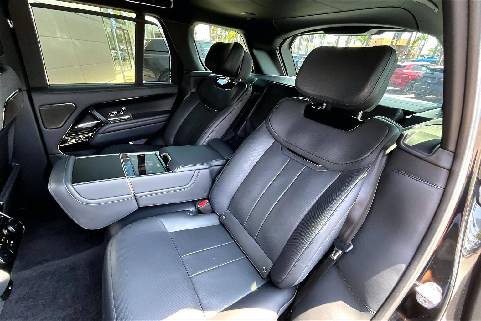 Certified 2023 Land Rover Range Rover SV AWD/4WD image 26