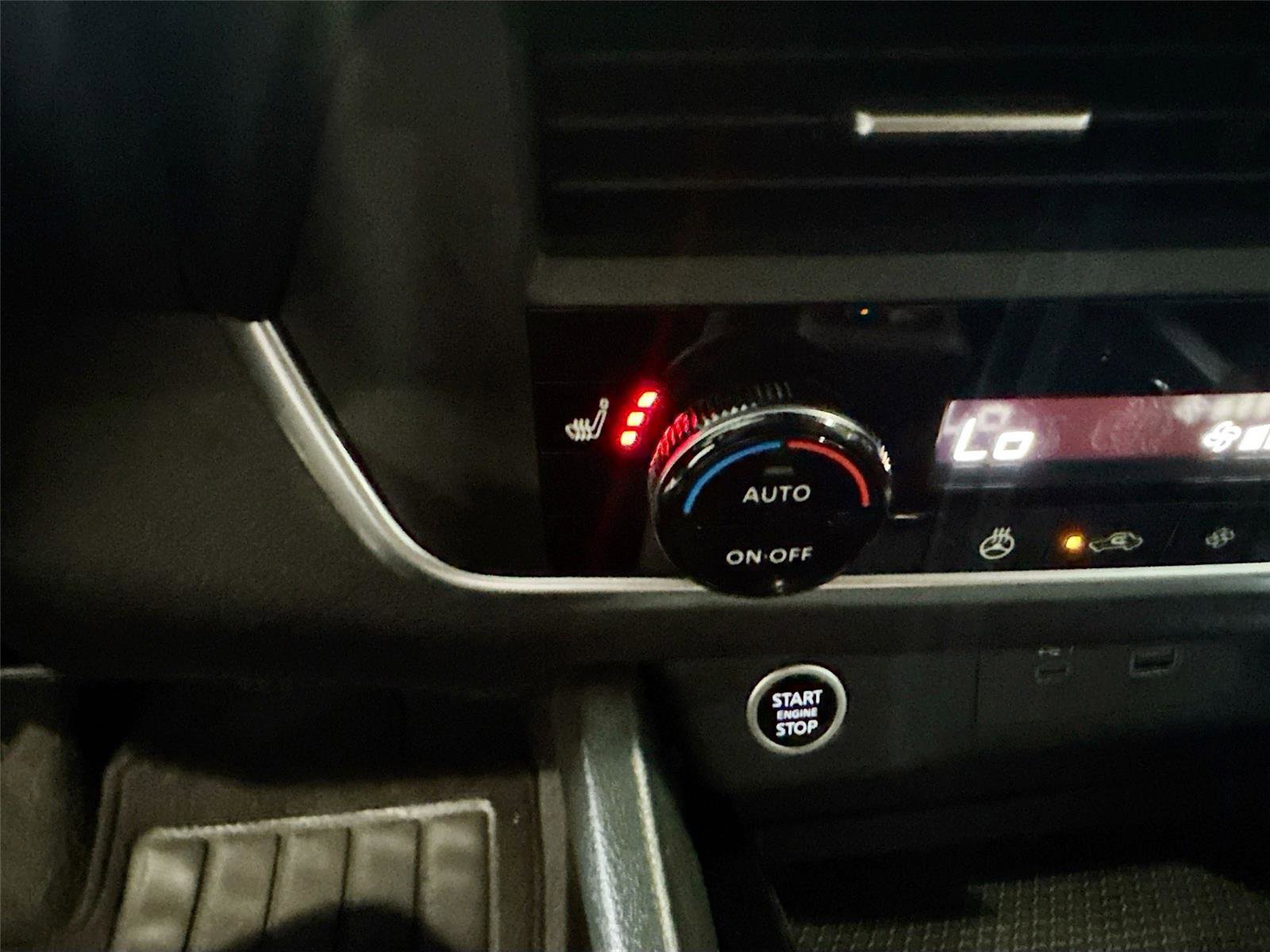 Used 2023 Nissan Rogue SV w/ SV Premium B Package image 11