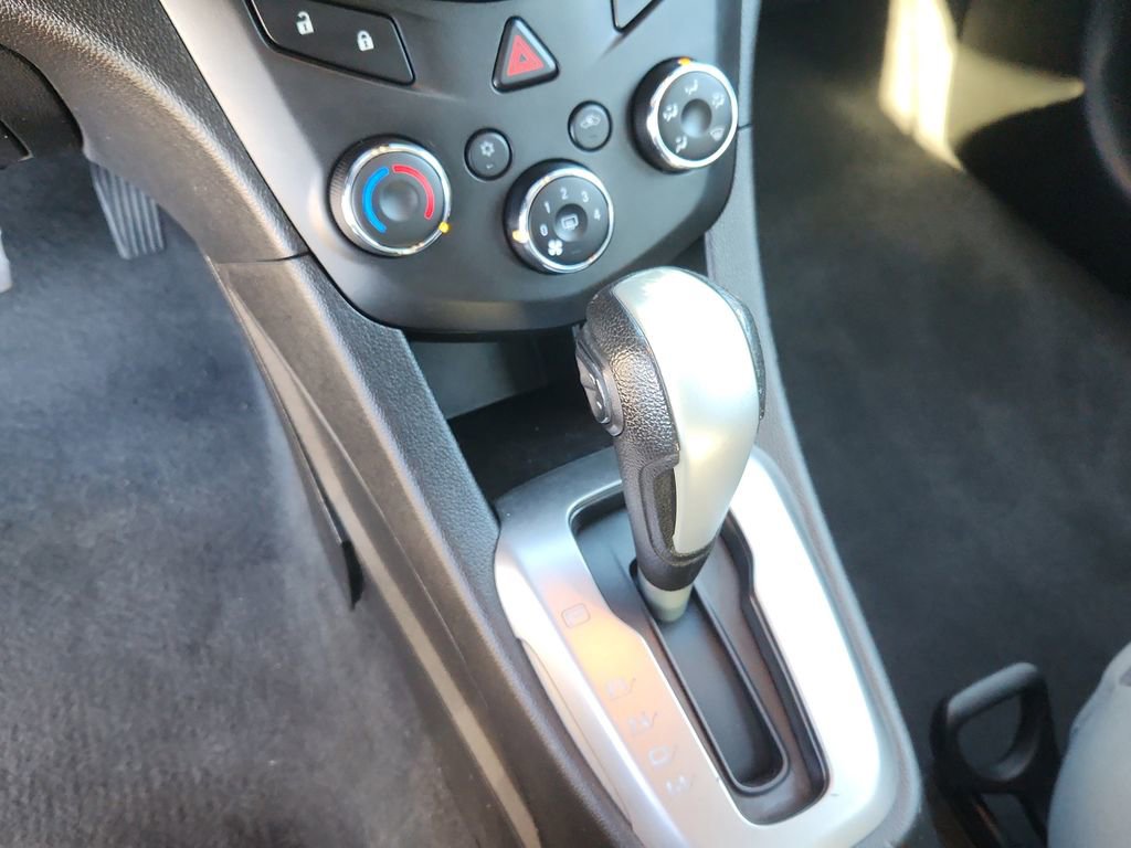 Used 2020 Chevrolet Sonic LT image 21