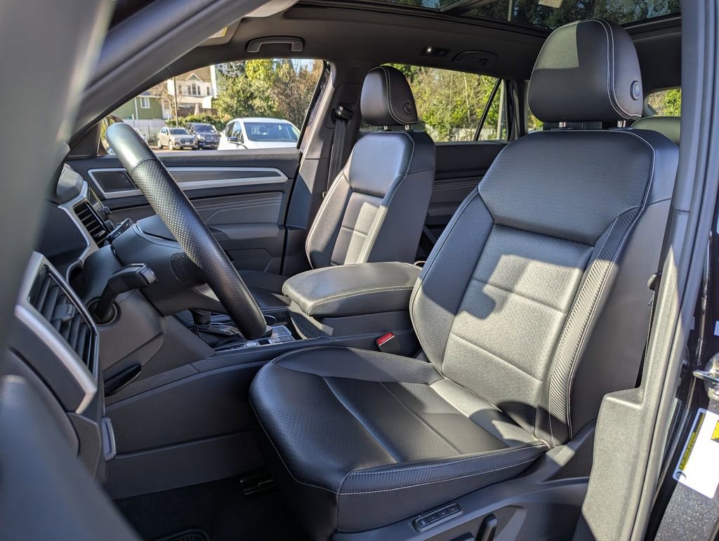 Certified 2022 Volkswagen Atlas Cross Sport SEL R-Line image 26