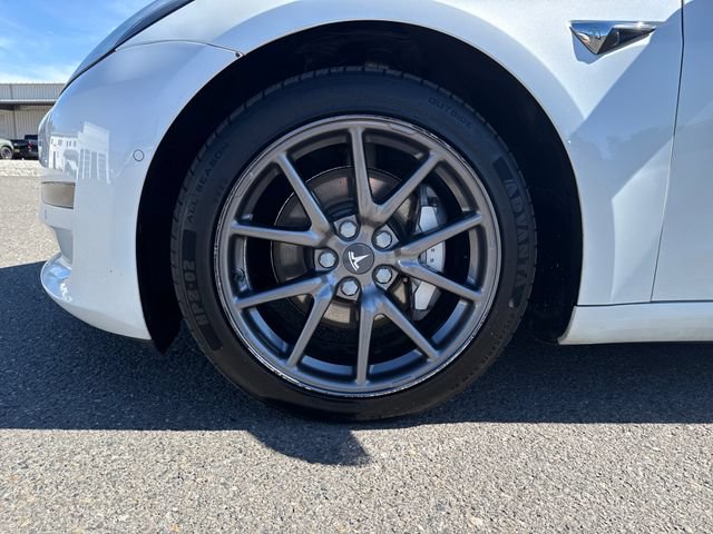 Used 2018 Tesla Model 3 Long Range AWD/4WD image 32