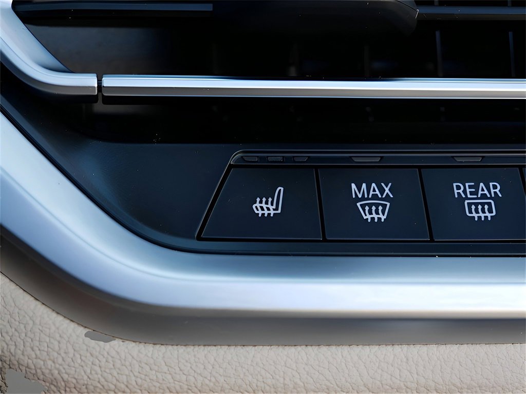 Used 2023 BMW 440i xDrive Convertible w/ Premium Package image 24