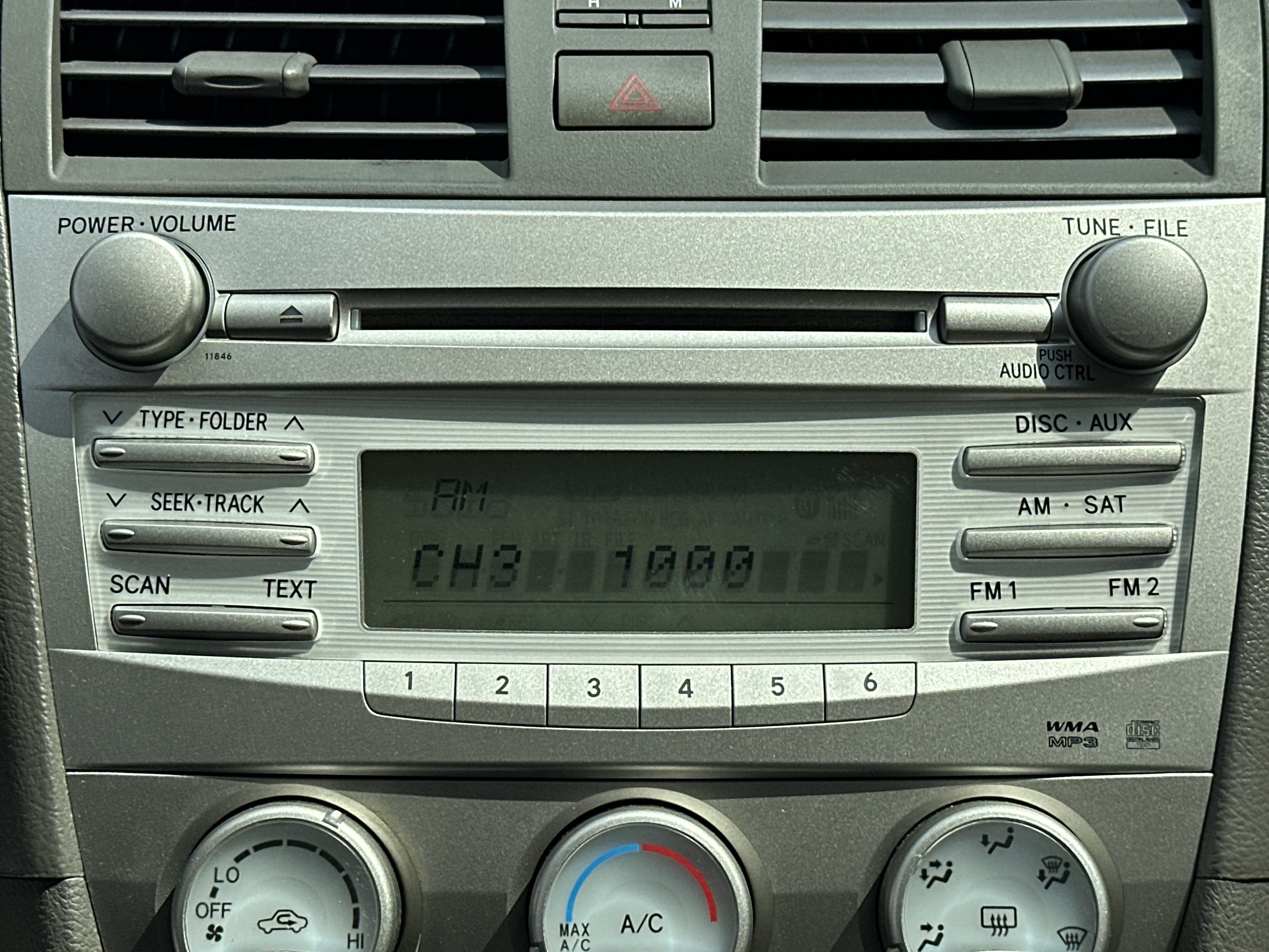 Used 2010 Toyota Camry LE FWD image 23
