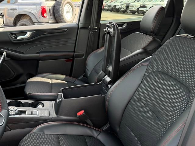 Used 2026 Ford Escape ST-Line Select w/ Equipment Group 401A AWD/4WD image 29