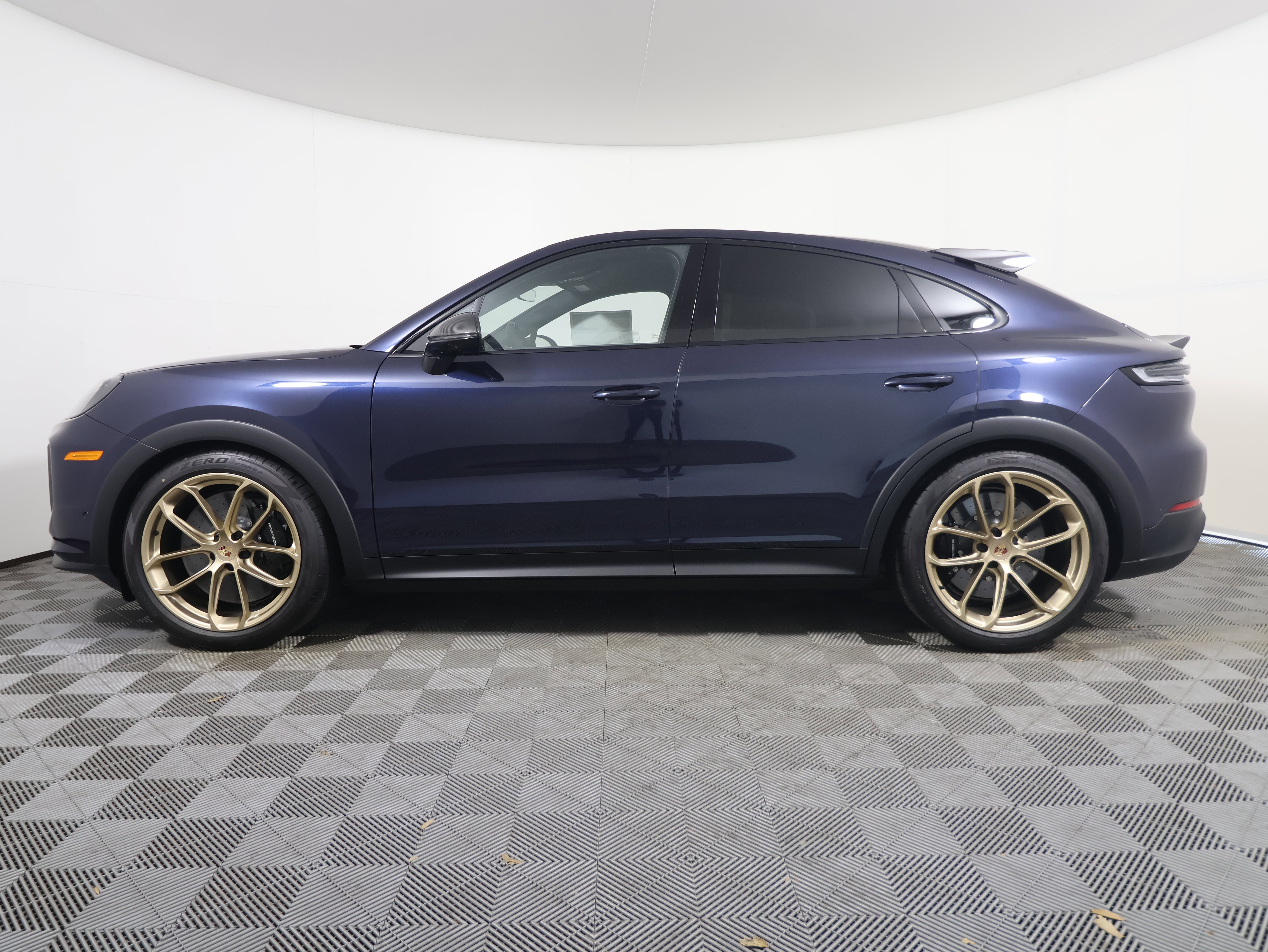 New 2025 Porsche Cayenne Turbo GT image 2