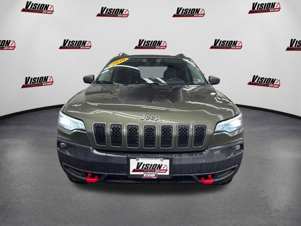 Used 2020 Jeep Cherokee Trailhawk video 2