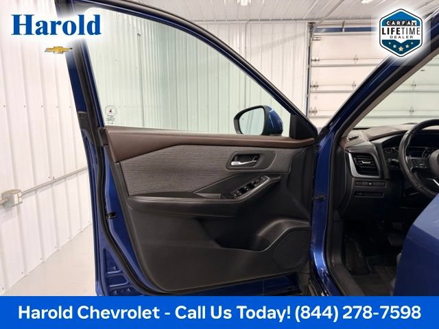 Used 2021 Nissan Rogue SV AWD/4WD image 14