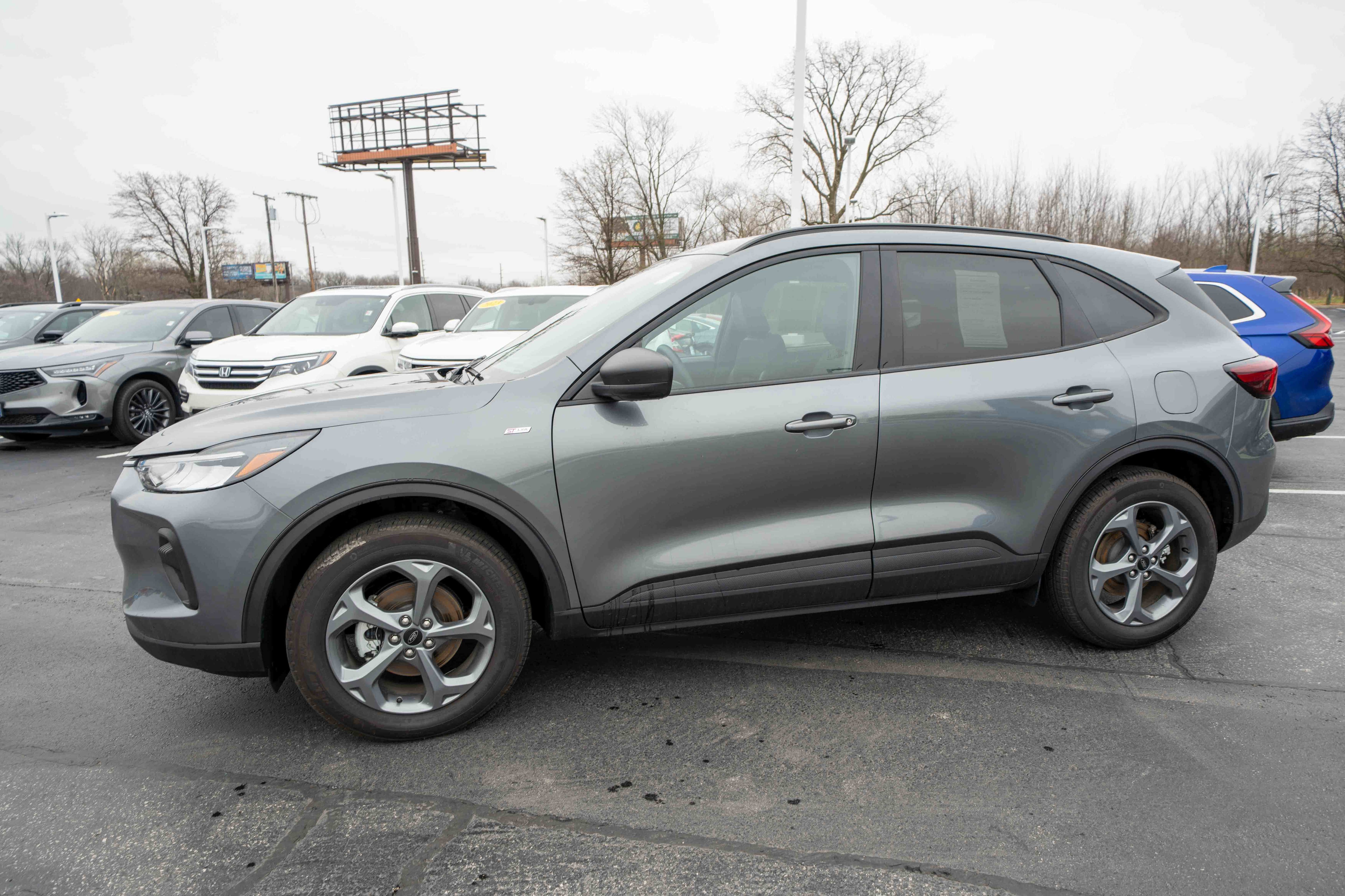 Used 2025 Ford Escape ST-Line w/ Cold Weather Package image 3
