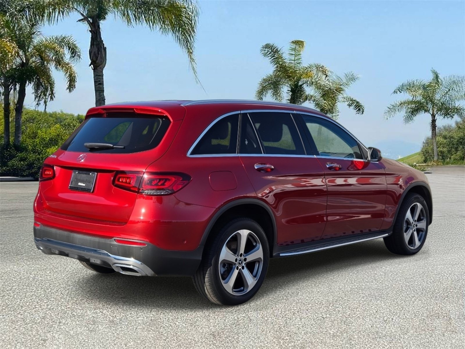 Used 2022 Mercedes-Benz GLC 300 w/ Premium Package Lite image 4