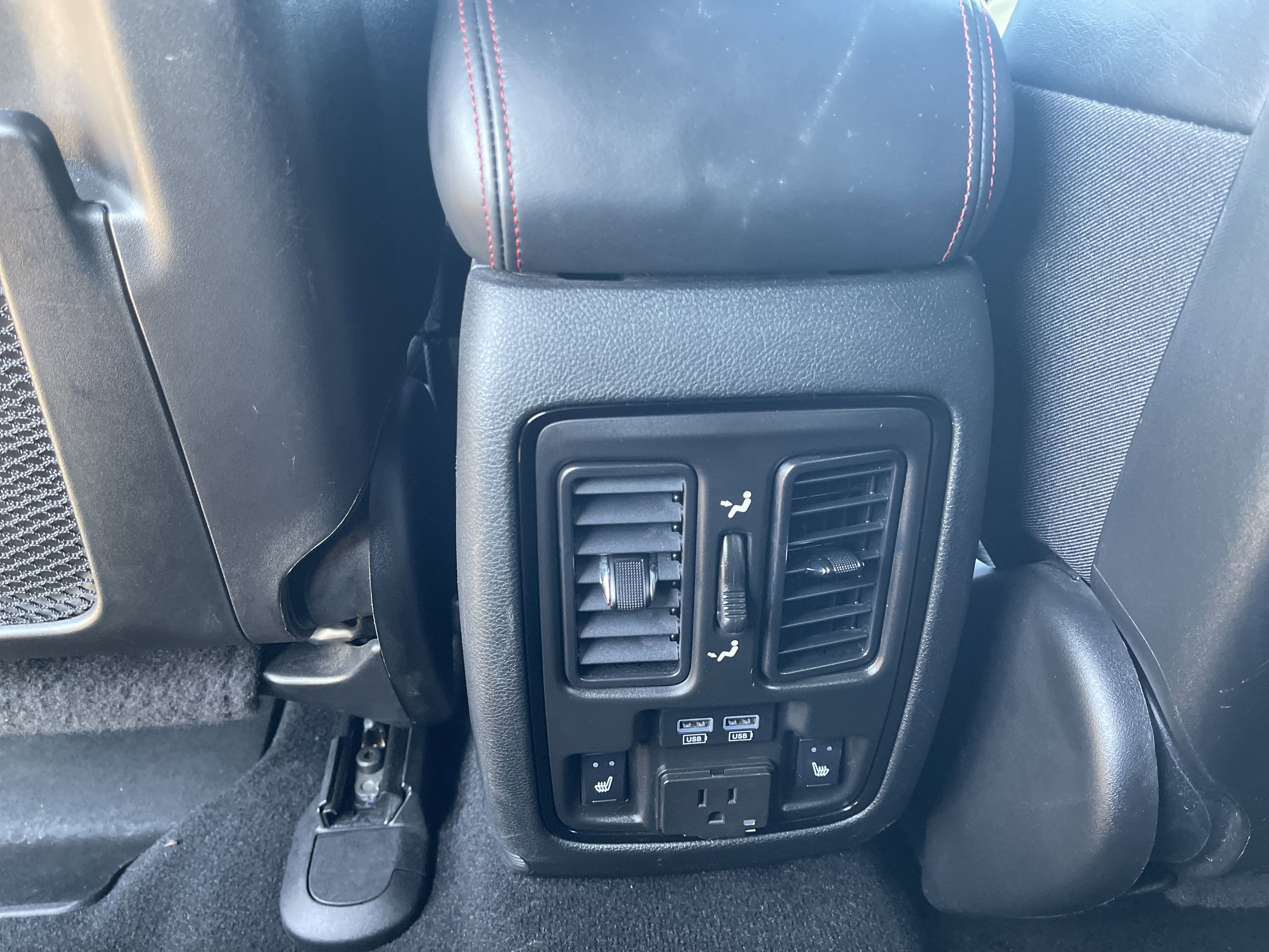 Used 2024 Dodge Durango GT image 40