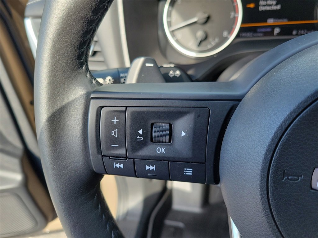 Used 2024 Nissan Rogue SV w/ SV Premium Package image 25