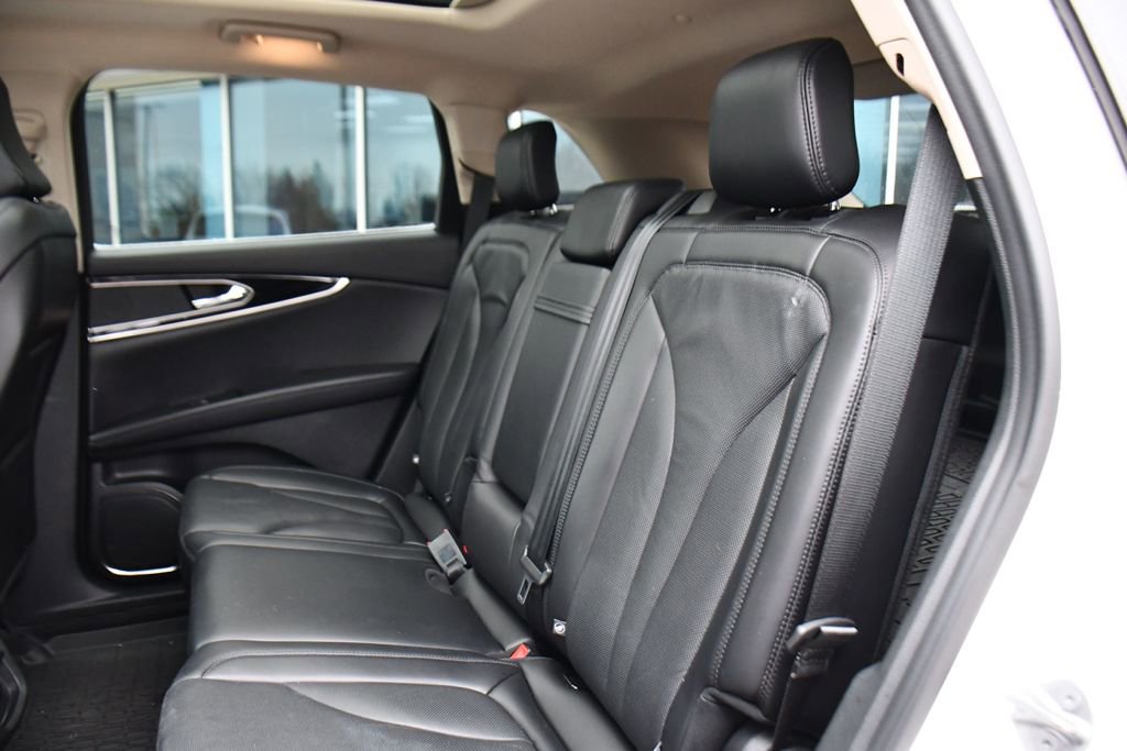 Used 2023 Lincoln Nautilus Reserve image 21