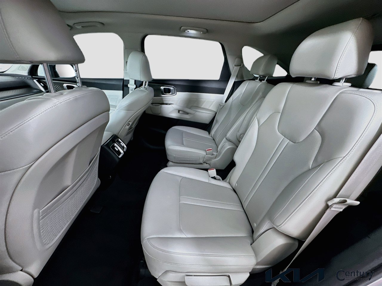 Certified 2023 Kia Sorento SX FWD image 23