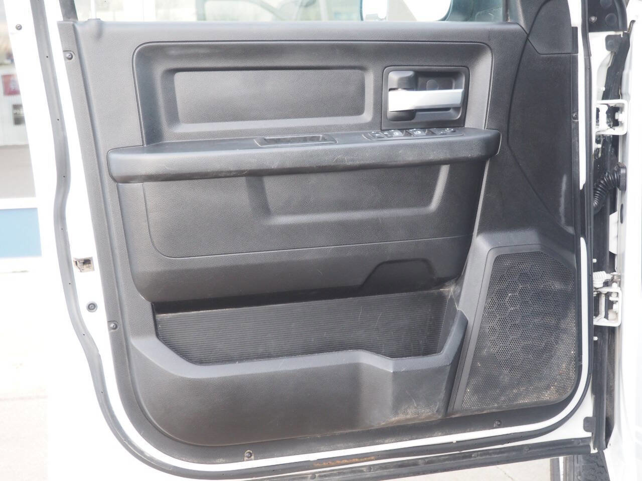 Used 2019 RAM 3500 Tradesman w/ Chrome Appearance Group image 7