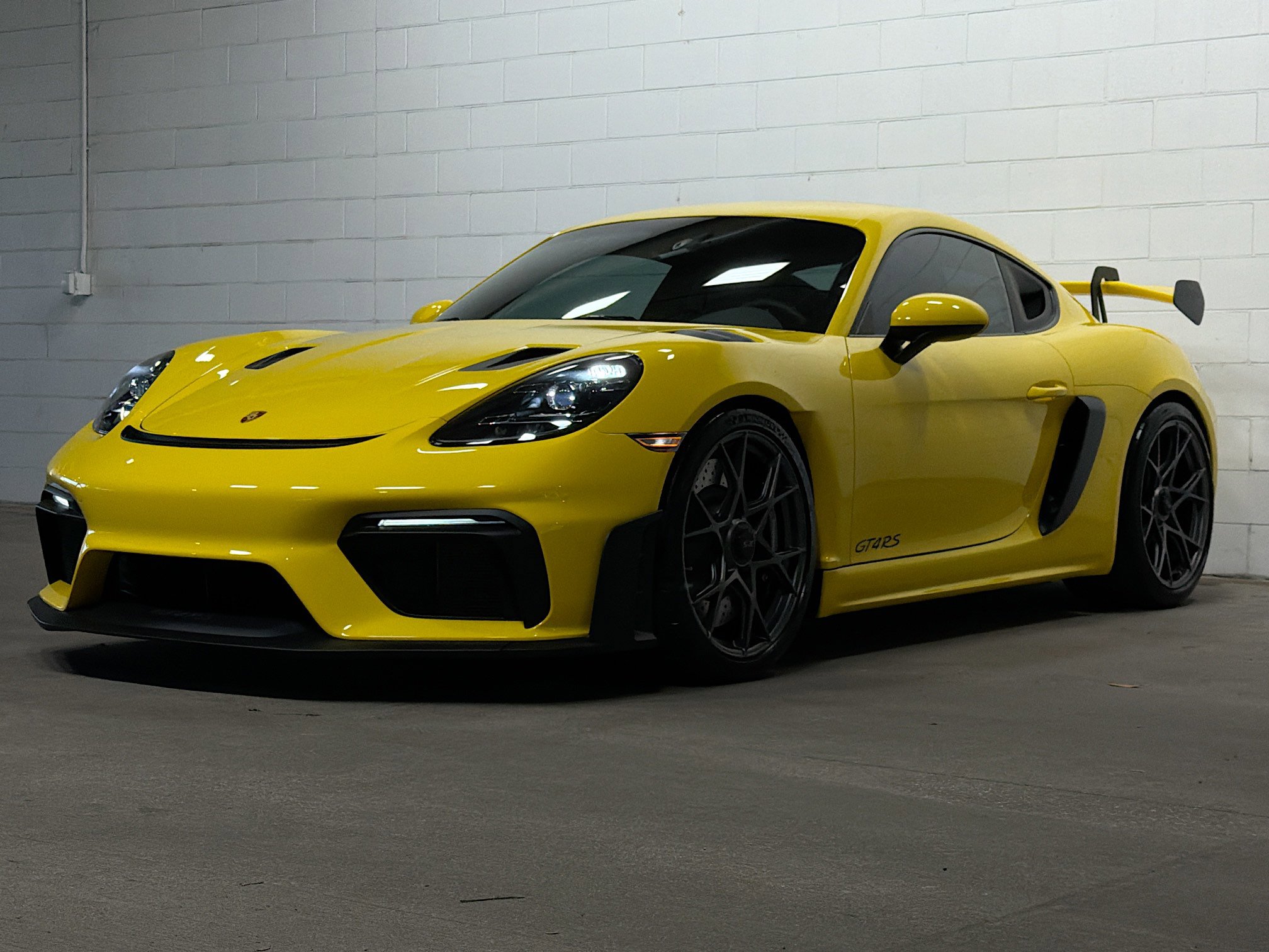 Certified 2025 Porsche 718 Cayman GT4 RS RWD image 1