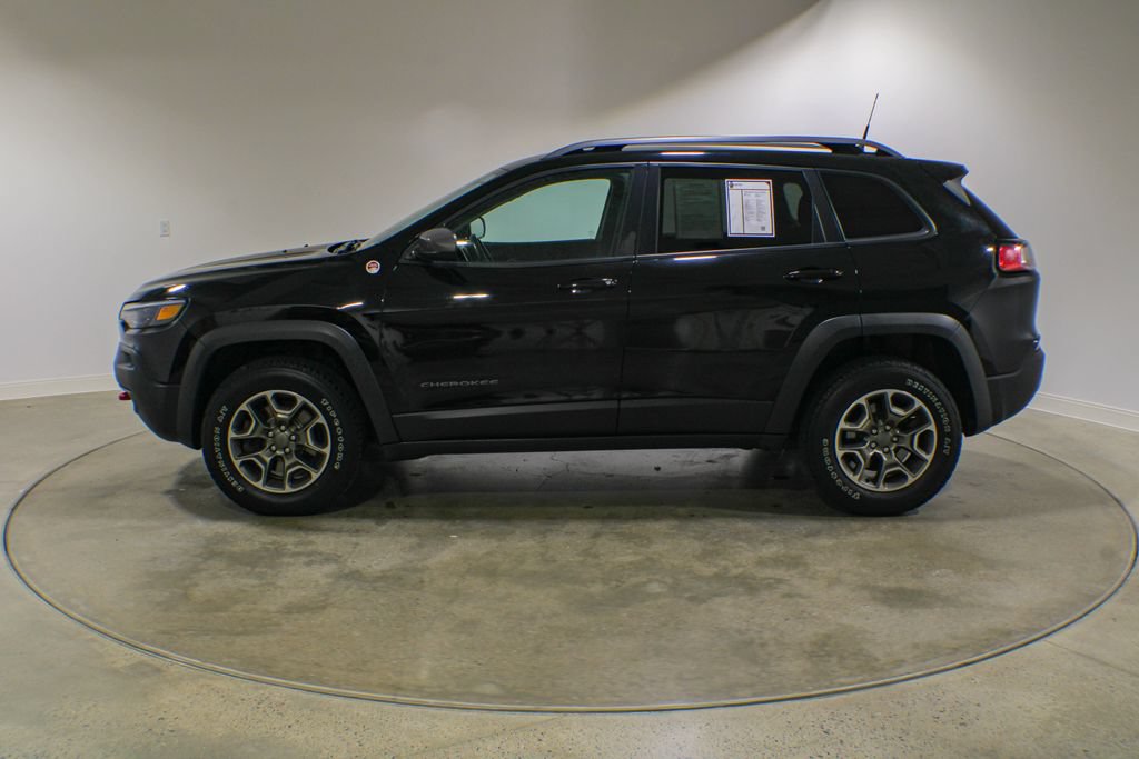 Used 2020 Jeep Cherokee Trailhawk AWD/4WD image 3