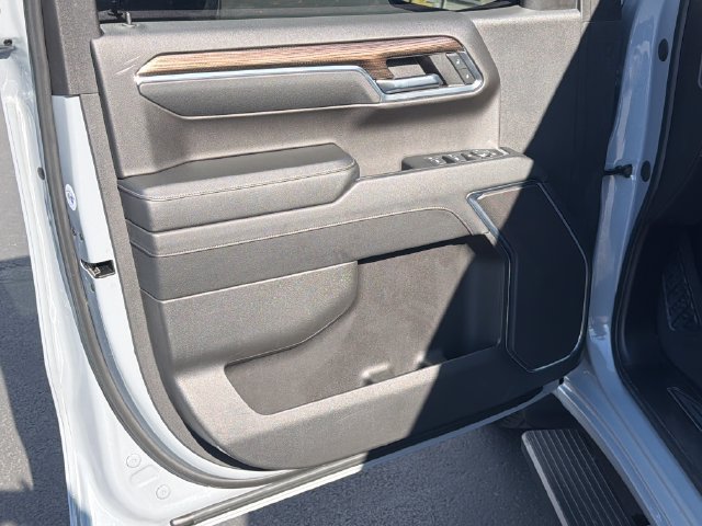 Used 2024 Chevrolet Silverado 1500 LT AWD/4WD image 10