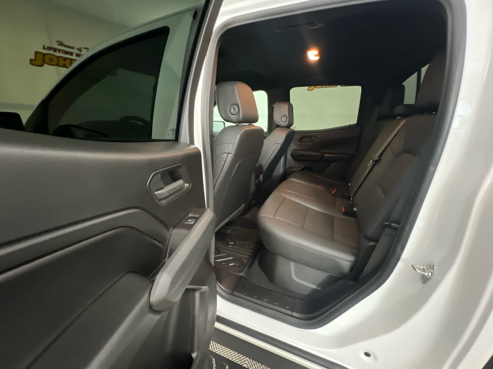 Used 2024 Chevrolet Colorado Trail Boss w/ Advanced Trailering Package AWD/4WD image 15