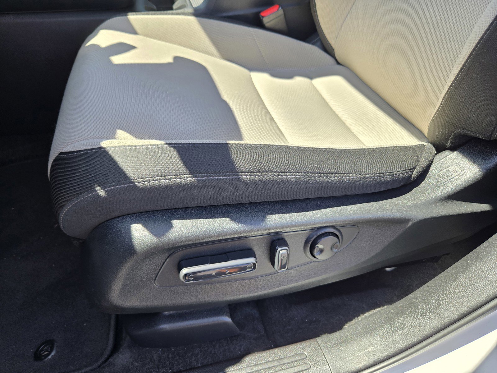 Used 2025 Honda CR-V EX image 14