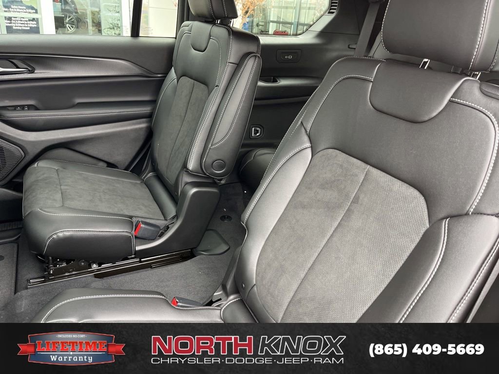 New 2025 Jeep Grand Cherokee L Altitude image 16