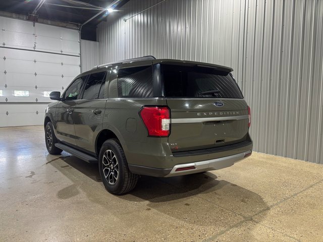 Used 2024 Ford Expedition XLT image 6