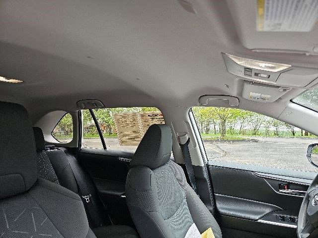 Used 2023 Toyota RAV4 XLE AWD/4WD image 12