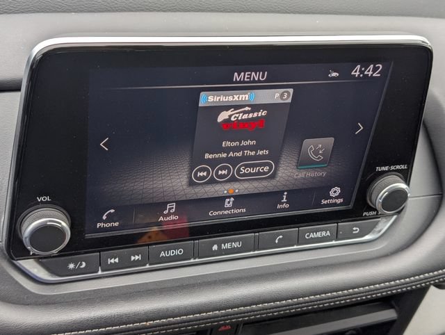 Used 2025 Nissan Rogue SV AWD/4WD image 18