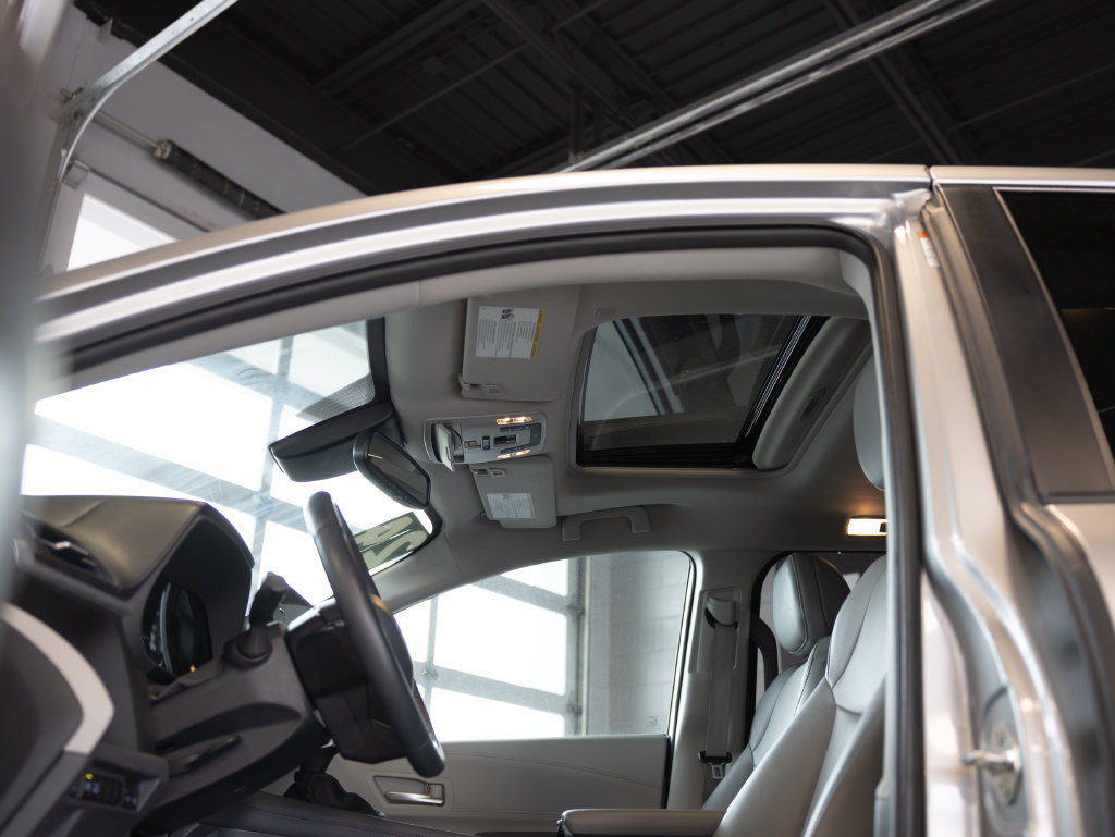 Certified 2024 Toyota Sienna XLE w/ XLE Plus Package FWD image 10