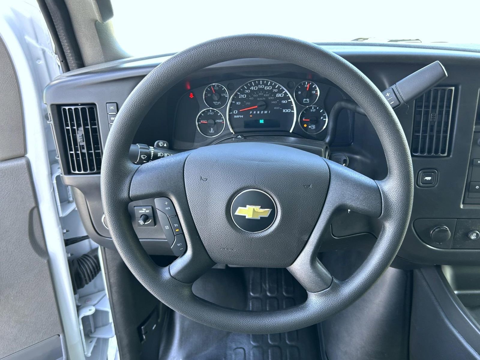 New 2025 Chevrolet Express 2500 Work Van w/ Safety Package RWD image 11