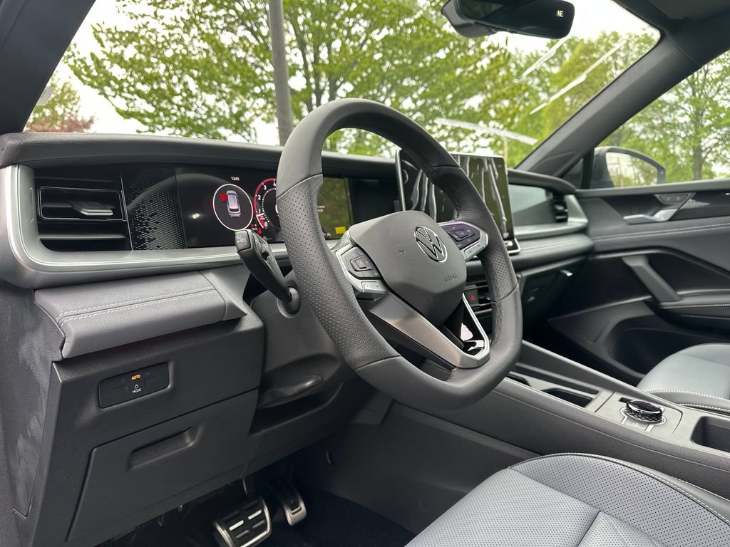 New 2026 Volkswagen Tiguan SE R-Line AWD/4WD image 6