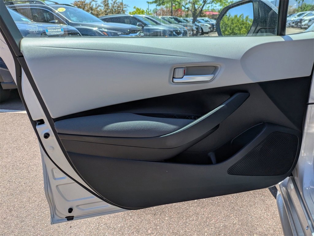 Used 2021 Toyota Corolla LE image 10