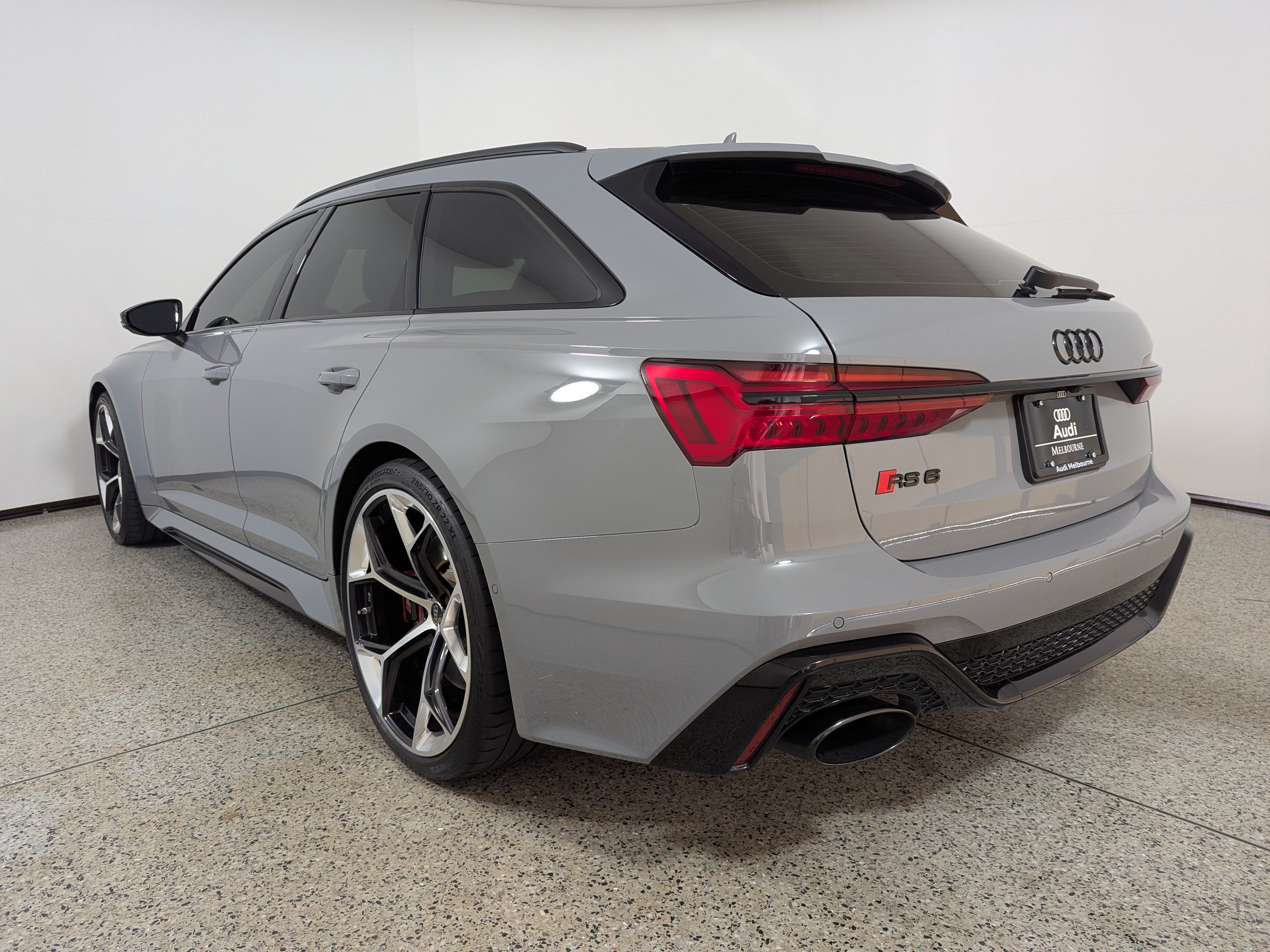Certified 2025 Audi RS 6 performance w/ Black Optic Package AWD/4WD image 4