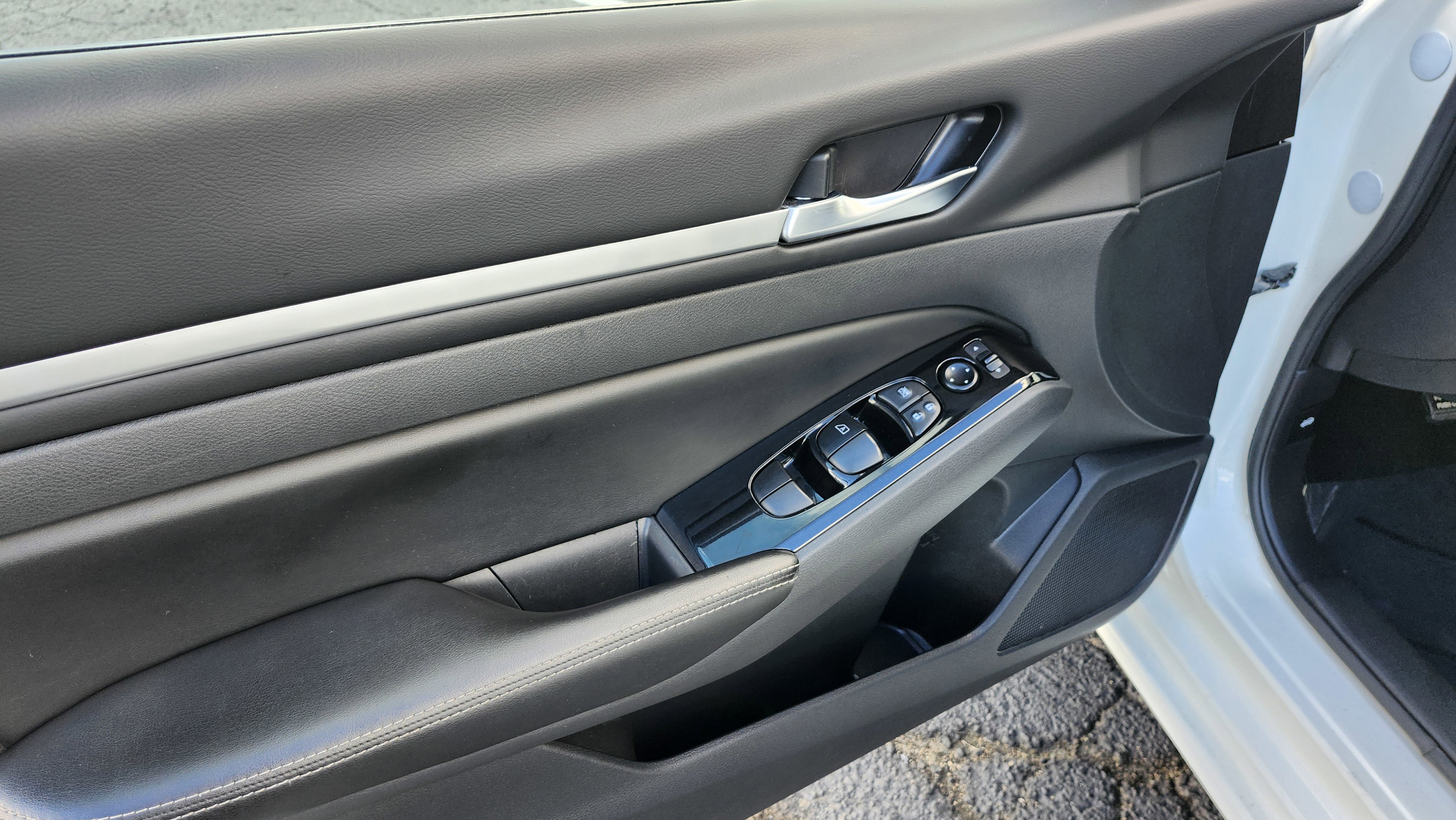 Used 2023 Nissan Altima 2.5 SV image 18