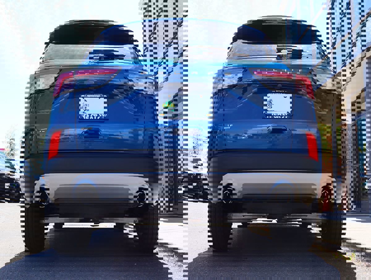 Used 2022 Ford Escape SE image 12