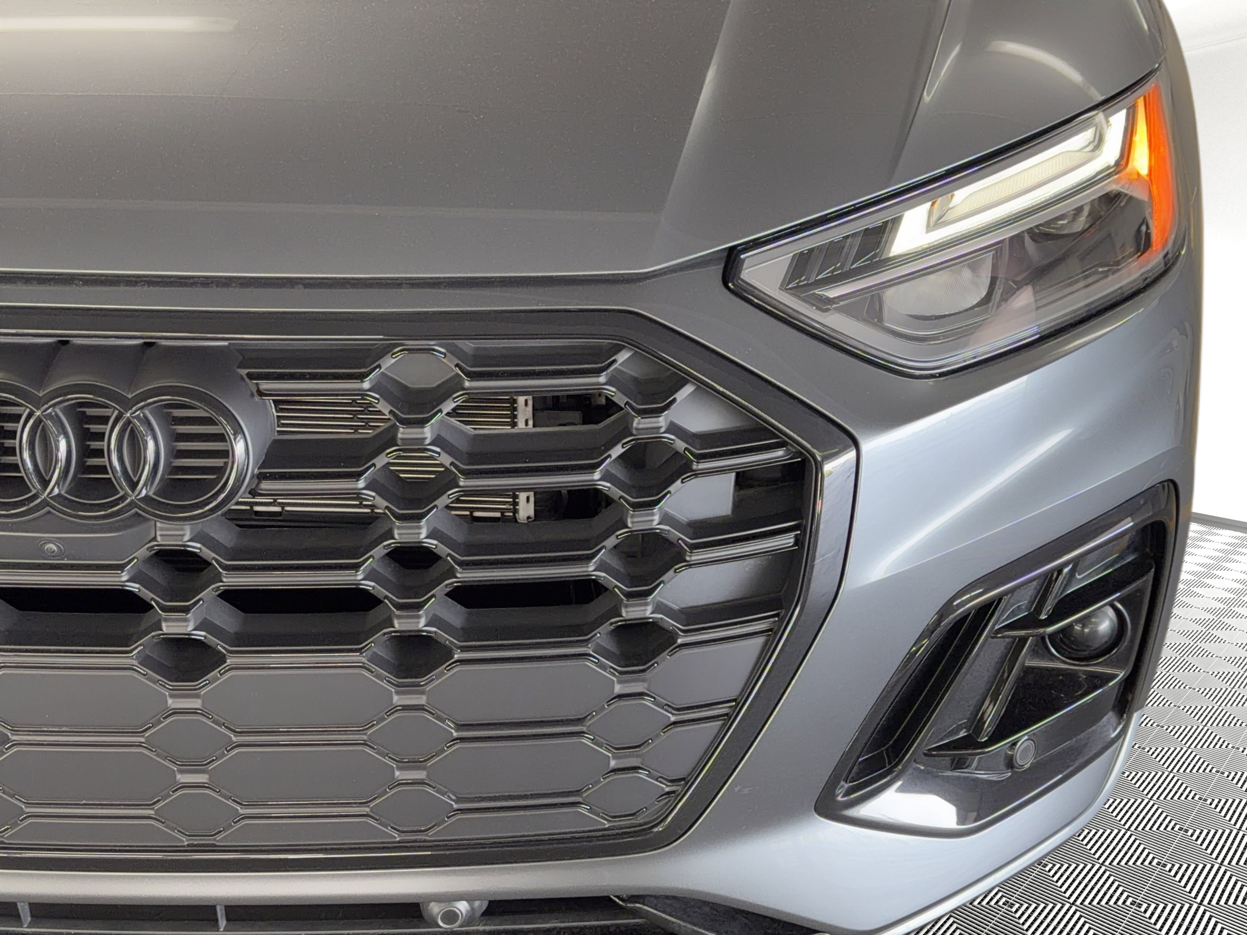 Certified 2025 Audi Q5 e Premium Plus w/ Premium Plus Package image 11