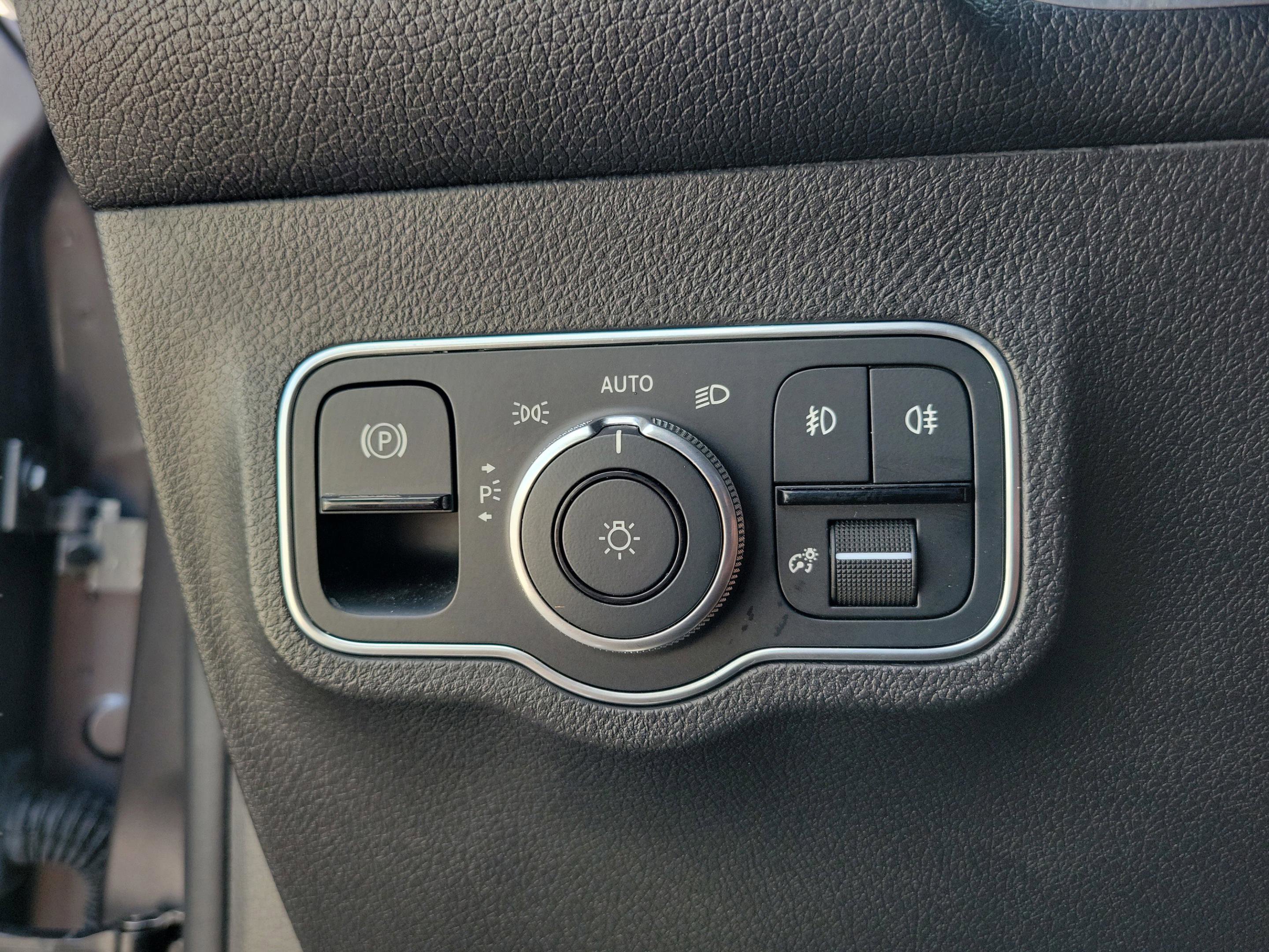 Certified 2022 Mercedes-Benz GLB 250 image 20