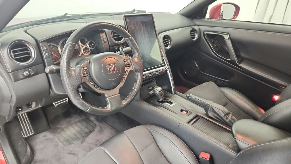 Used 2015 Nissan GT-R Premium AWD/4WD image 33