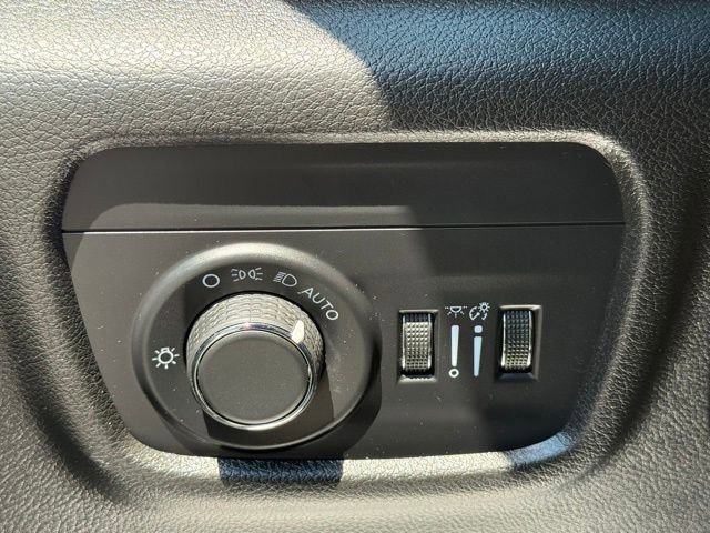 Used 2024 Jeep Grand Cherokee Altitude AWD/4WD image 44
